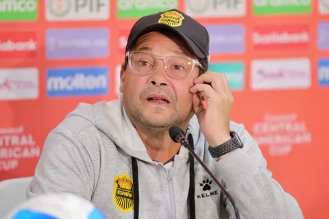 Jeaustin Campos lo marginó, llegó como figura a su siguiente equipo y ahora salió por la puerta de atrás
