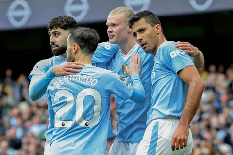 Ni Saprissa ni Alajuelense: jugador del Manchester City se pone la camiseta de un club tico