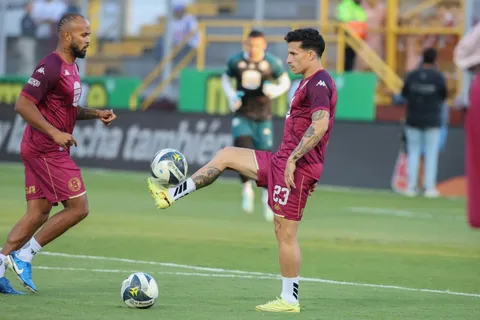 A Luis Paradela le preguntaron si quiere volver al extranjero y su respuesta no pasará desapercibida en Saprissa