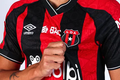 Figura de Alajuelense deja el club por sorpresa y se va a jugar al exterior: "Es algo soñado"
