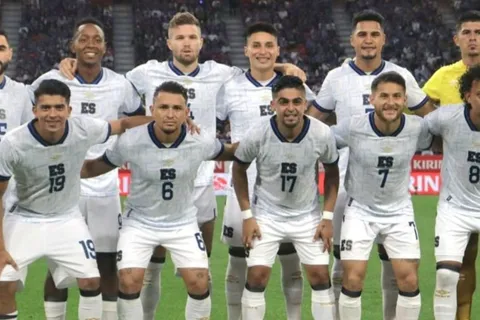 Rubén De La Barrera llamó a algunos legionarios en la nueva convocatoria de El Salvador