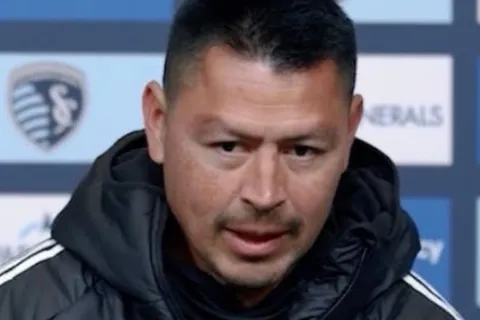 ¿Es su sucesor? Lo que revela DT de Sporting Kansas City sobre Roger Espinoza