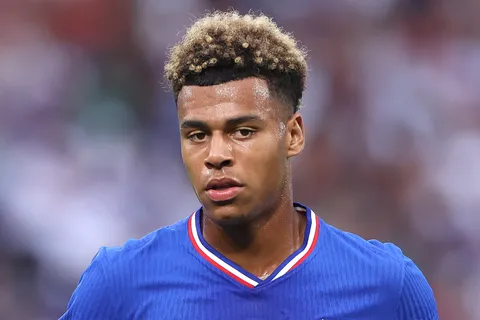 ¿Por qué no juega Désiré Doué en Francia vs. Suecia por los 16avos del Mundial 2026?