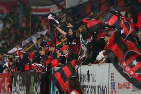 Tiene 21 años, fue campeón con Alajuelense y jugará en su cuarto club de Europa