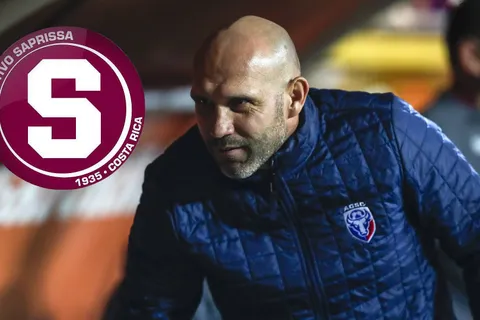 El mensaje explosivo de Luis Marín tras el empate de San Carlos con Saprissa: "Que mejor no viaje"