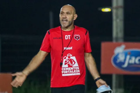 Luis Marín le pide más personalidad al equipo