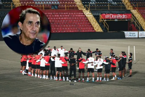Alajuelense echó a dos asistentes para allanarle el camino a Guimaraes. (Foto: LDA)