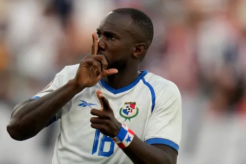 Cecilio Waterman con la camisa de Panamá.