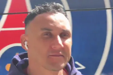 Keylor Navas arribó a Alemania con el PSG. (Foto: X)