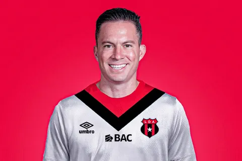 Bryan Oviedo contó cuándo cree que podrá jugar. (Foto: Kevin Jiménez)