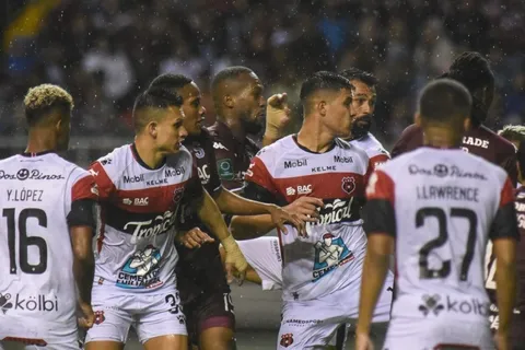 ¡Decepcionante! El arbitraje también tiene protagonismo en las semifinales de Costa Rica