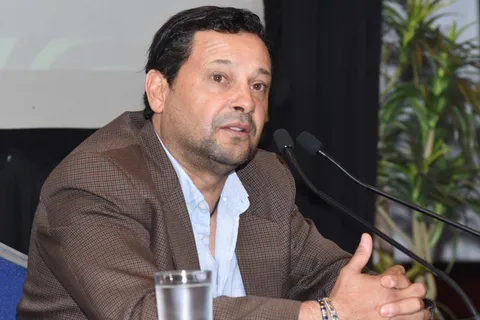 Jeaustin Campos en vilo: la decisión que complica todo en Honduras y que pone a Real España en el ojo del huracán