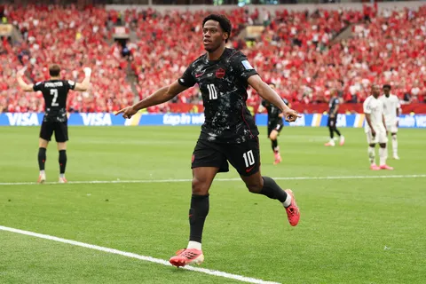 Canadá propina paliza a Qatar y es líder del Grupo B Resumen y goles