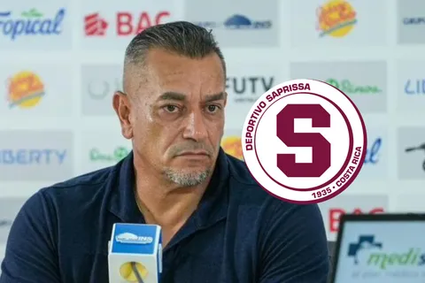 José Giacone en conferencia de prensa.