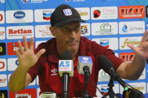 Pedro Troglio no volverá a hablar en conferencia de prensa tras el empate de Olimpia vs Motagua
