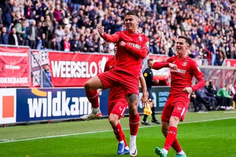 Costa Rica: Manfred Ugalde salvó a Twente de la derrota con un golazo (VIDEO)