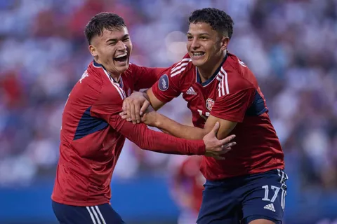 Warren Madrigal sueña con anotarle al Dibu. (Foto: La Teja)