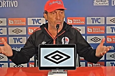 Pedro Troglio le respondió de manera contundente a Héctor Vargas