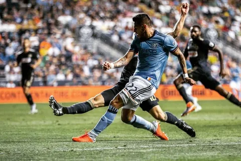 Matarrita y Segura revolucionan redes de la MLS tras enfrentarse