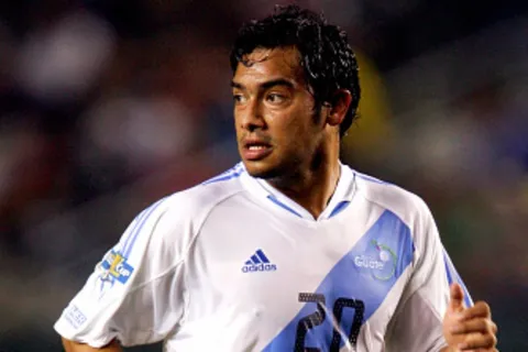 Carlos Ruiz arremete contra la Fedefut