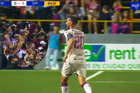 Candidato al Puskas: el impresionante gol de Mariano Torres que selló el triunfo de Saprissa ante San Carlos