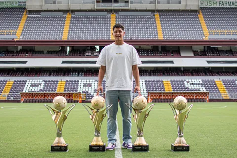Warren Madrigal se despidió del Saprissa.