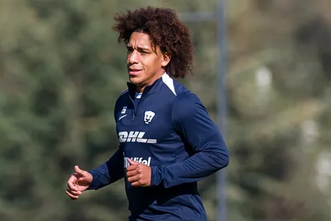 Panamá en vilo: Adalberto Carrasquilla recibe una noticia en Pumas que lo cambiará todo