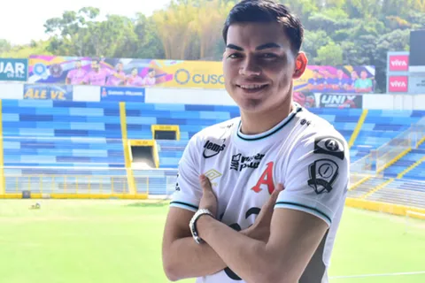 ¿Se derrumba? El valor actual de Leo Menjívar según Transfermarkt tras su poca actuación con Alianza