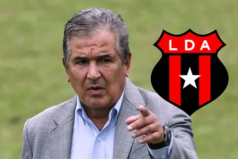 Desde Alajuelense confirman el interés por Jorge Luis Pinto como reemplazante de Óscar Ramírez: "Conversaciones informales"