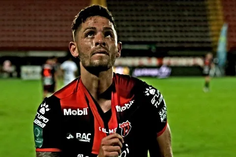 No todo es felicidad: Alajuelense recibió una mala noticia que deja golpeado al club