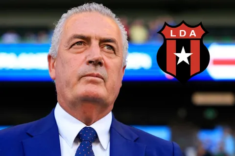 Javier Santamaría lo confirma: la intervención de Gustavo Alfaro que le hizo ganar millones a Alajuelense