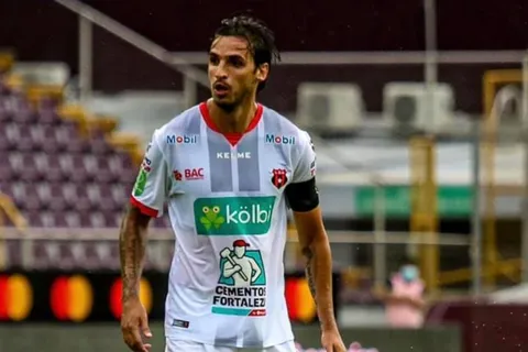 Bryan Ruiz a la afición manuda: "Quiero devolverles con resultados todo el esfuerzo que hacen"