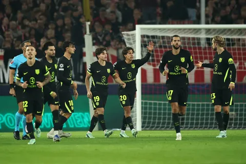 Stuttgart 1-1 Atlético de Madrid: Julián Álvarez empató y el equipo resistió con diez en Champions