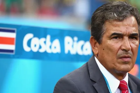 Jorge Luis Pinto responde tras rumores de acercamiento al Herediano