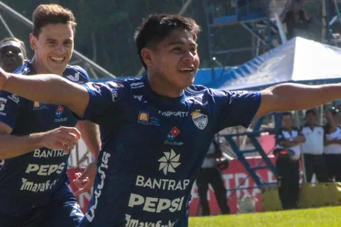 Edwin Bol de Cobán Imperial se perfila a ser figura en el futbol de Guatemala