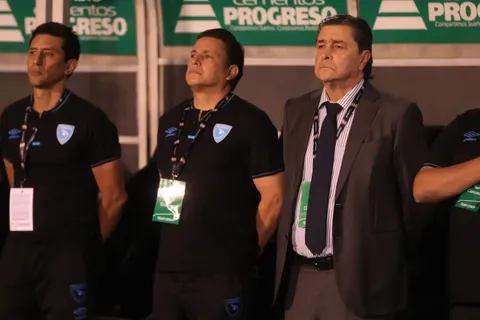 El cuerpo técnico de la Selección de Guatemala.