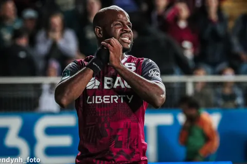 Javon East y un polémico mensaje.