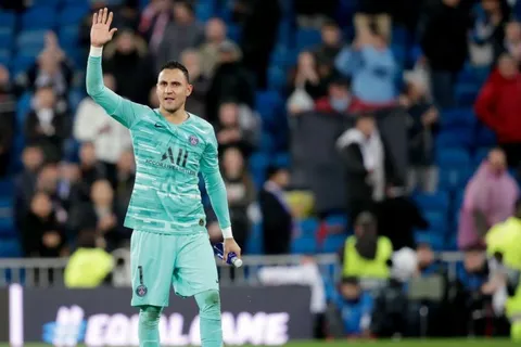El Bernabéu respondió a gran actuación de Keylor con aplausos y coreando su nombre