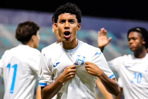 Joya de Honduras da el gran salto y busca abrirse paso en histórico club de Brasil