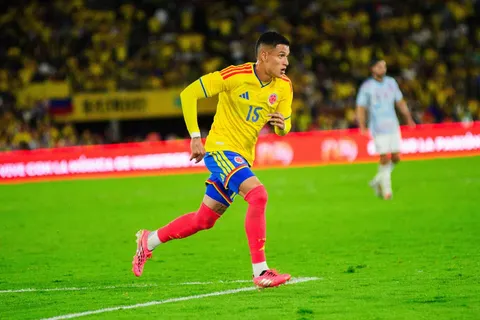 Costa Rica golpeó a Curazao y se fue 3-0 al descanso con doblete de Carlos Mora