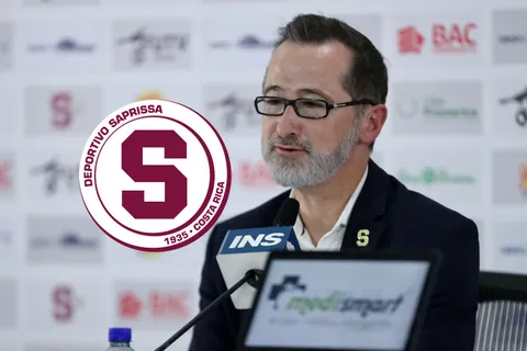 Juan Carlos Rojas en conferencia de prensa.