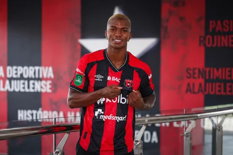 Jeyland Mitchell vendido en €8 millones: cuánto dinero cobra Alajuelense por el traspaso del defensor