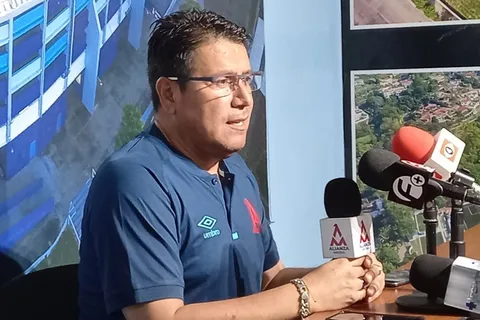 El técnico de Alianza se quejó del arbitraje tras perder contra Alajuelense