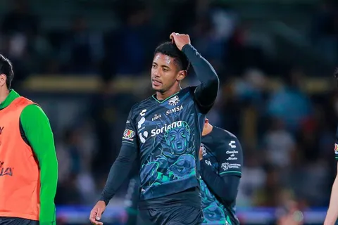 Corrupción, malos resultados, un prófugo y ahora estalla otra bomba en Santos Laguna de Choco Lozano