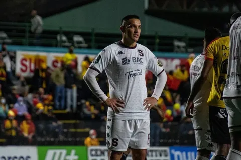 David Guzmán explotó contra aficionados de Herediano