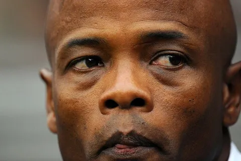 El goleador que según Dely Valdés “está perdiendo dinero” por su físico