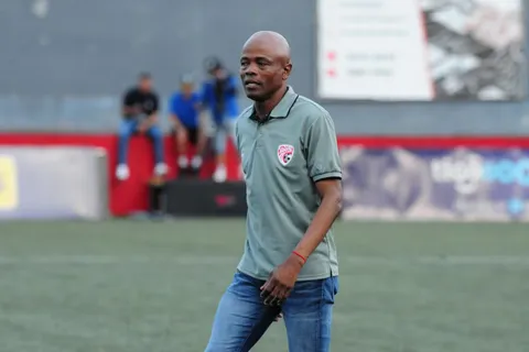 Lamentable: lo que Dely Valdés no pudo esconder en su renuncia como DT de Santos