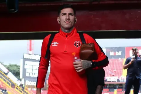 El regalo de Canhoto que festeja todo Alajuelense