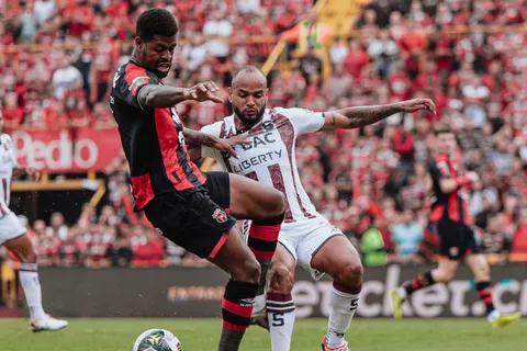 Alajuelense y Saprissa se trasladaron a Argentina.