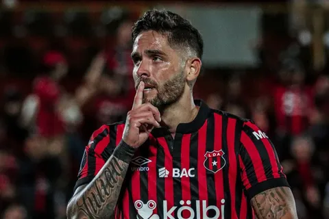 jonathan moya-alajuelense-copa centroamericana
